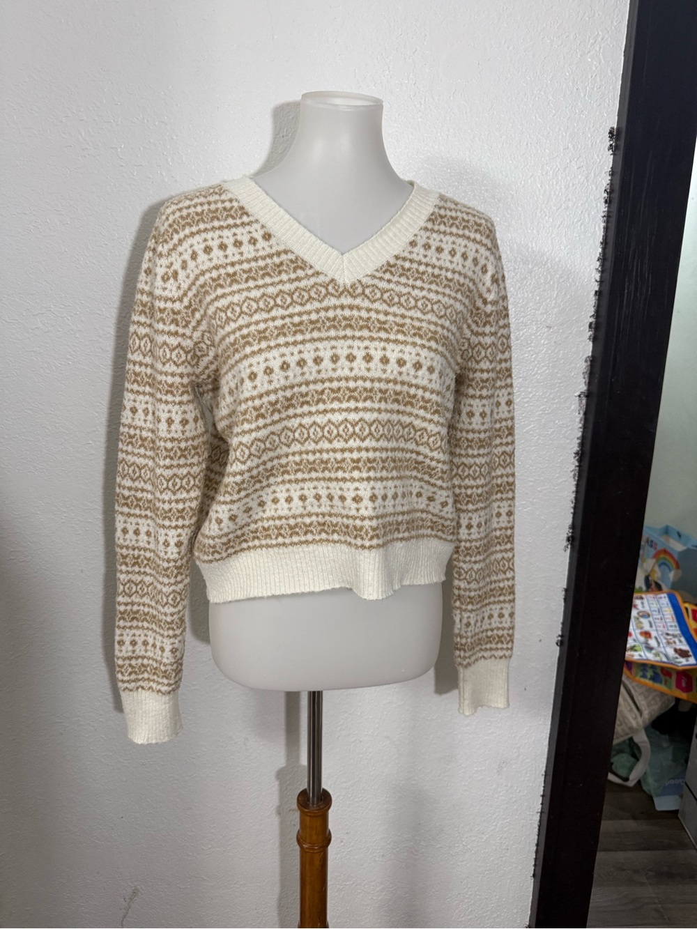 American Eagle Outfitters Cream and Tan Fair Isle V-Neck Sweater